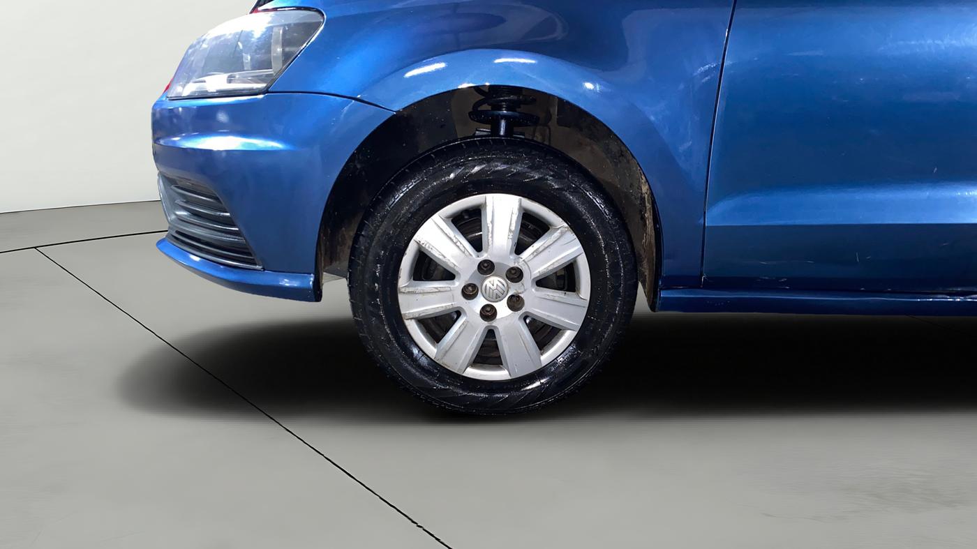 2017 Volkswagen Ameo TRENDLINE 1.2L, Petrol, Manual, 1,11,912 km, Left Front Wheel