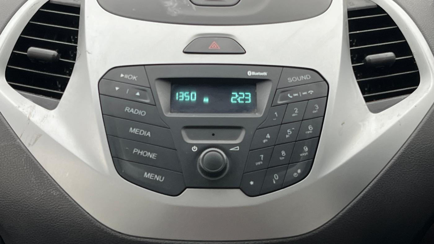 2016 Ford New Figo TITANIUM 1.2 PETROL MT, Petrol, Manual, 27,204 km, Air Conditioner