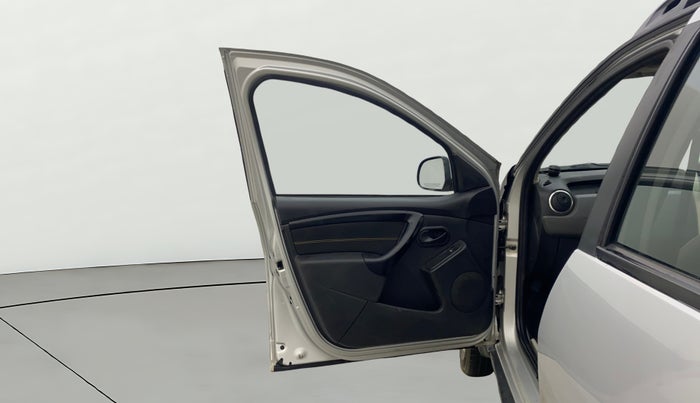 2017 Renault Duster 85 PS RXS SANDSTORM EDITION DIESEL, Diesel, Manual, 1,16,512 km, LHS Front Door