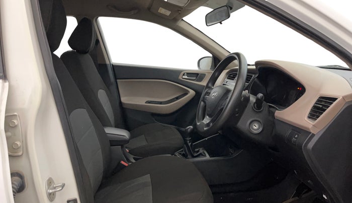 2016 Hyundai Elite i20 MAGNA 1.2, Petrol, Manual, 63,422 km, Right Side Front Door Cabin