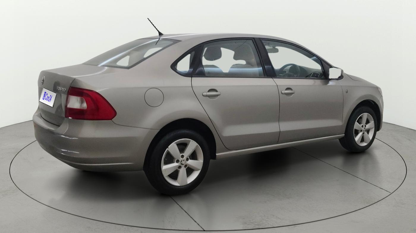 2014 Skoda Rapid ELEGANCE 1.6 MPI AT, Petrol, Automatic, 85,483 km, Right Back Diagonal