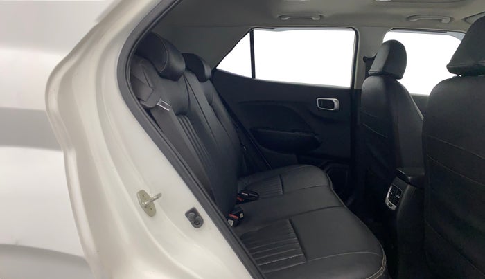2019 Hyundai VENUE SX PLUS 1.0 TURBO DCT, Petrol, Automatic, 29,975 km, Right Side Rear Door Cabin