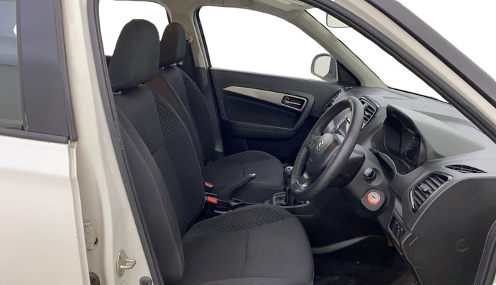 2018 Maruti Vitara Brezza ZDI, Diesel, Manual, 39,636 km, Right Side Front Door Cabin