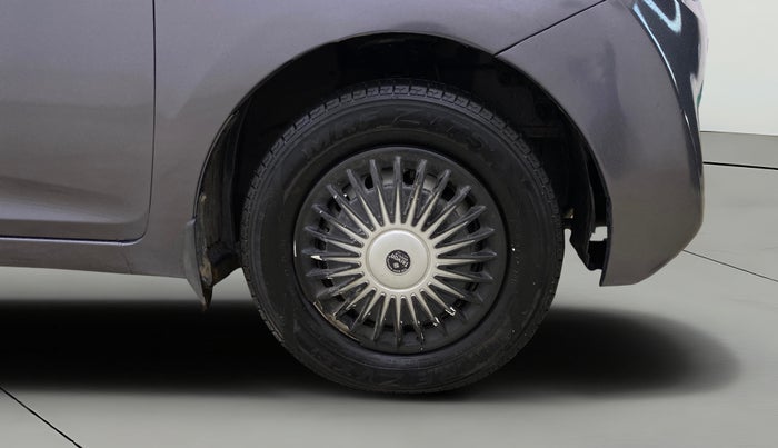 2016 Hyundai Eon ERA +, Petrol, Manual, 66,217 km, Right Front Wheel