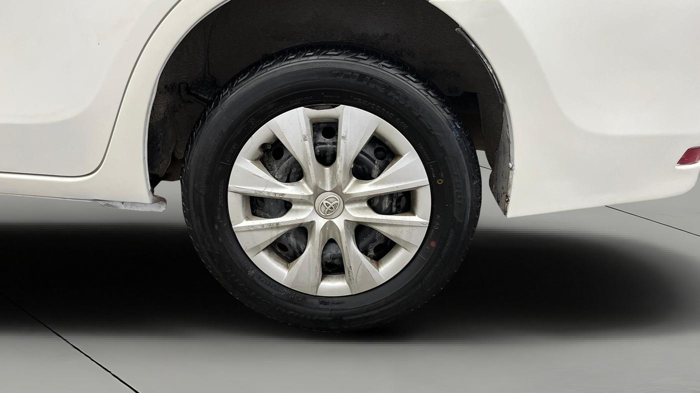 2014 Toyota Corolla Altis J PETROL, Petrol, Manual, 1,04,585 km, Left Rear Wheel