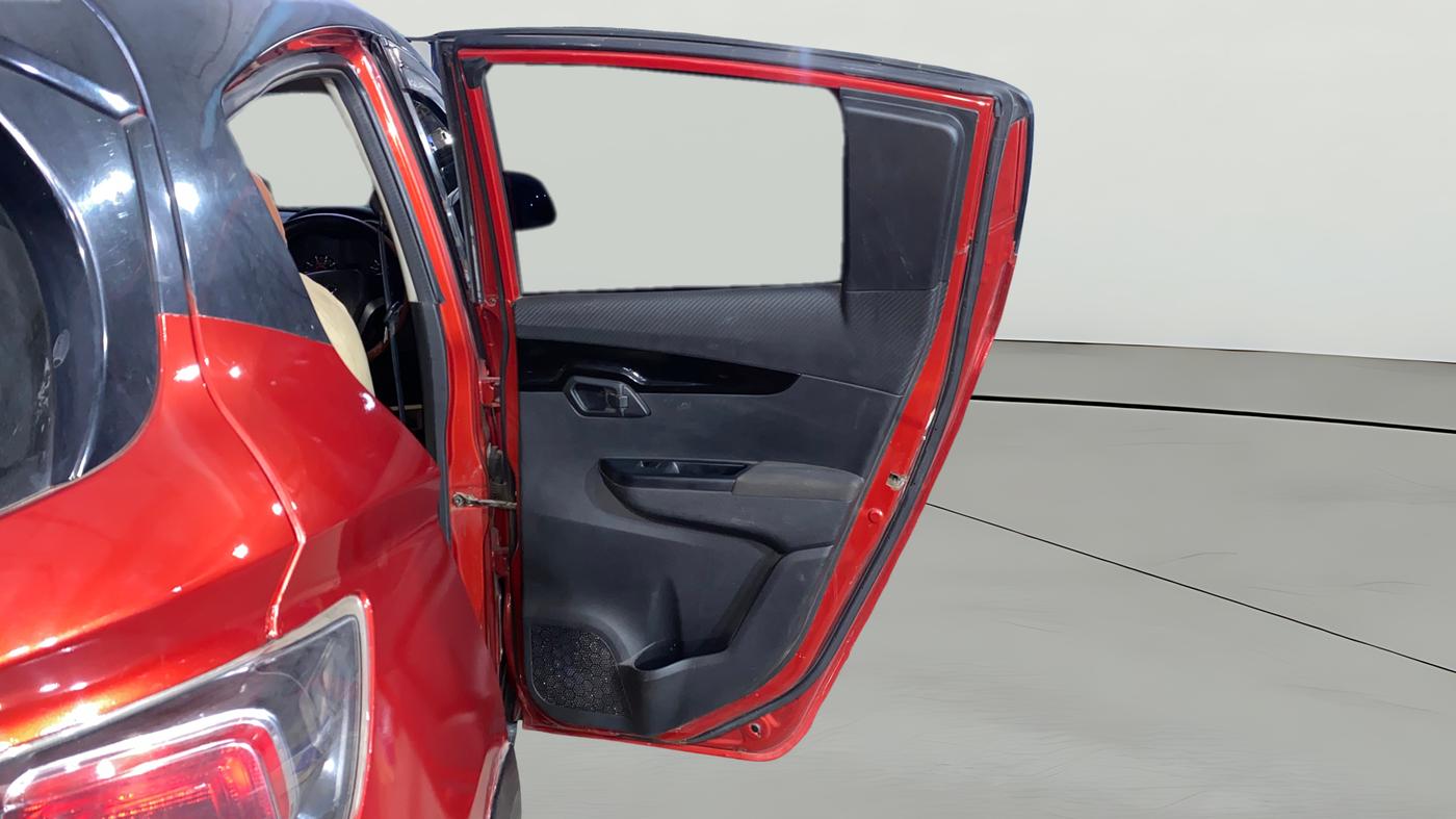 2018 Mahindra KUV 100 NXT K8 P 6 STR, Petrol, Manual, 54,459 km, RHS Rear Door