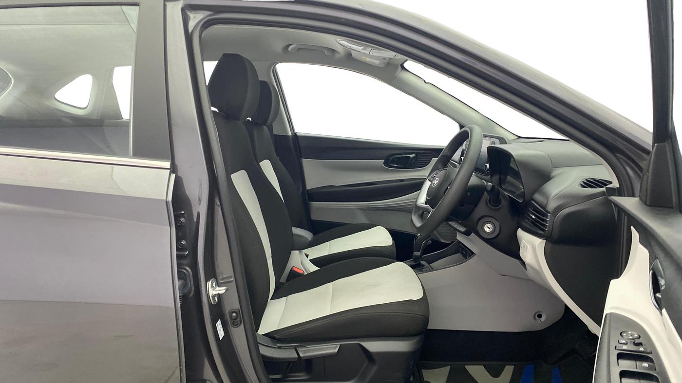 2024 Hyundai NEW I20 SPORTZ 1.2 IVT, Petrol, Automatic, 12,985 km, Right Side Front Door Cabin