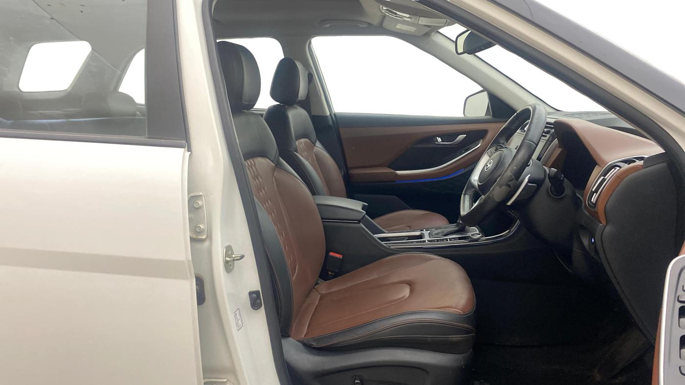 2023 Hyundai ALCAZAR 1.5 SIGNATURE (O) TURBO DCT 7, Petrol, Automatic, 30,219 km, Right Side Front Door Cabin