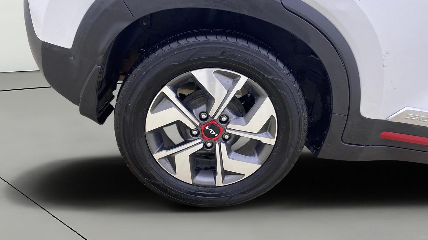 2022 KIA SONET GTX PLUS 1.5, Diesel, Manual, 96,203 km, Right Rear Wheel