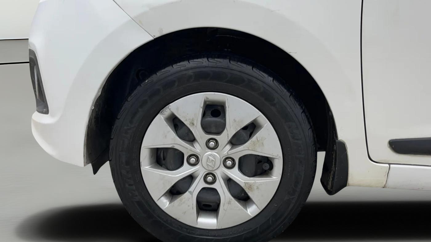 2015 Hyundai Xcent S 1.2, Petrol, Manual, 55,621 km, Left Front Wheel
