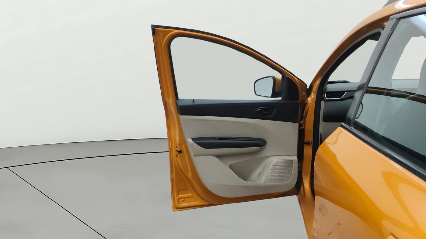 2019 Renault TRIBER RXT, Petrol, Manual, 70,698 km, LHS Front Door
