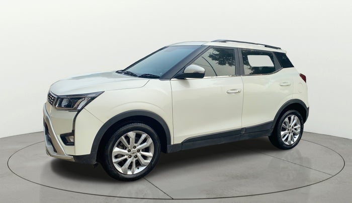 2019 Mahindra XUV300 W8 1.5 DIESEL, Diesel, Manual, 1,33,882 km, Left Front Diagonal