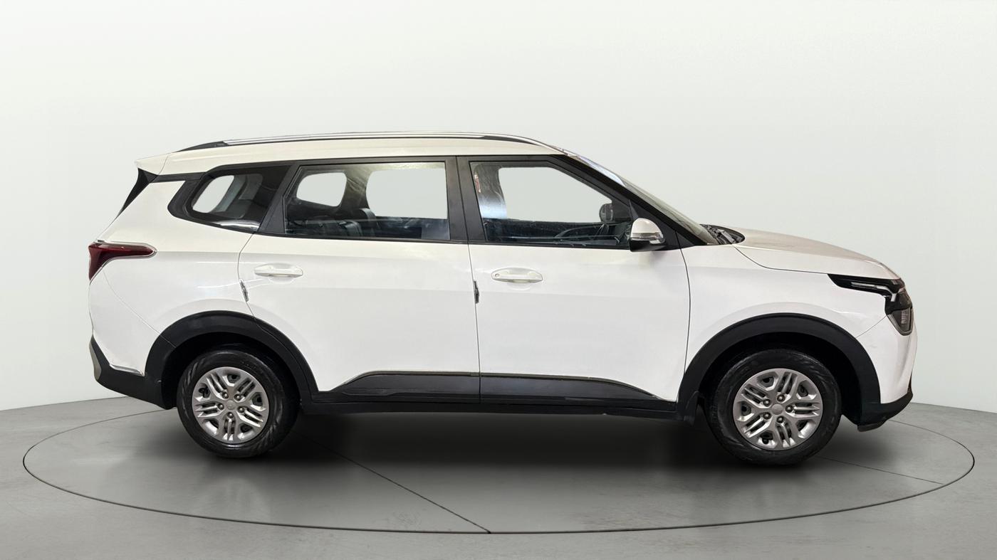 2023 KIA CARENS PRESTIGE 1.5 PETROL 7 STR, Petrol, Manual, 41,520 km, Right Side View