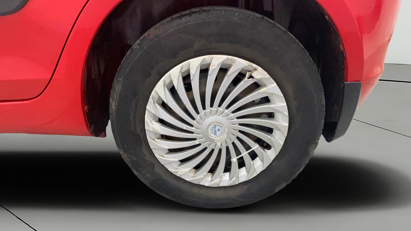 2016 Maruti Swift VXI, CNG, Manual, 94,818 km, Left Rear Wheel