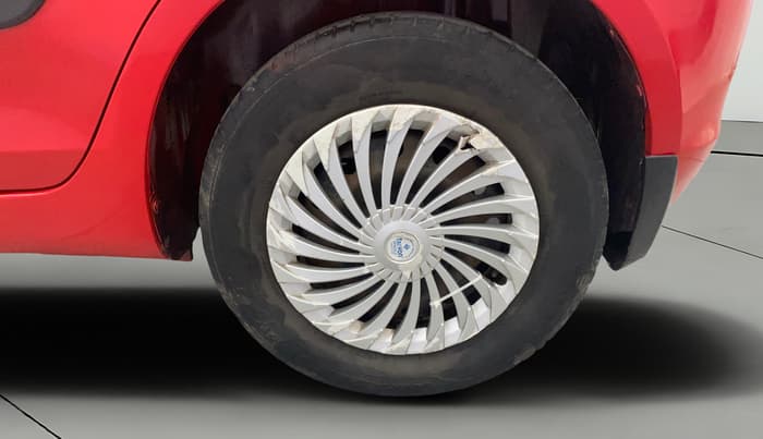 2016 Maruti Swift VXI, CNG, Manual, 94,818 km, Left Rear Wheel