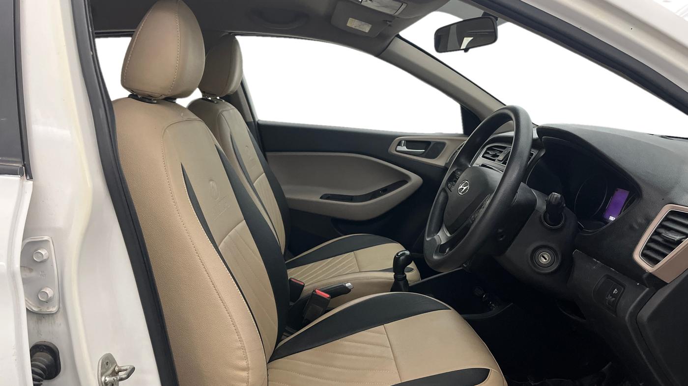 2020 Hyundai Elite i20 SPORTZ PLUS 1.2, Petrol, Manual, 59,631 km, Right Side Front Door Cabin