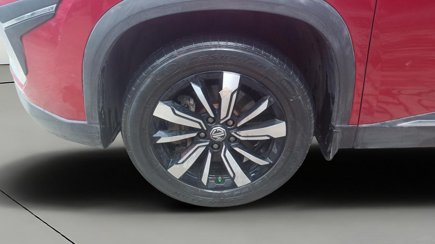 2020 MG HECTOR SHARP HYBRID 1.5 PETROL, Petrol, Manual, 1,26,613 km, Left Front Wheel