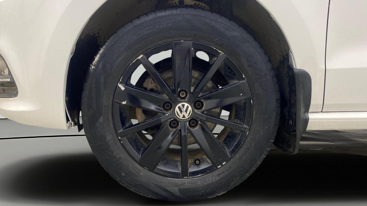 2017 Volkswagen Polo HIGHLINE1.2L, Petrol, Manual, 55,148 km, Left Front Wheel