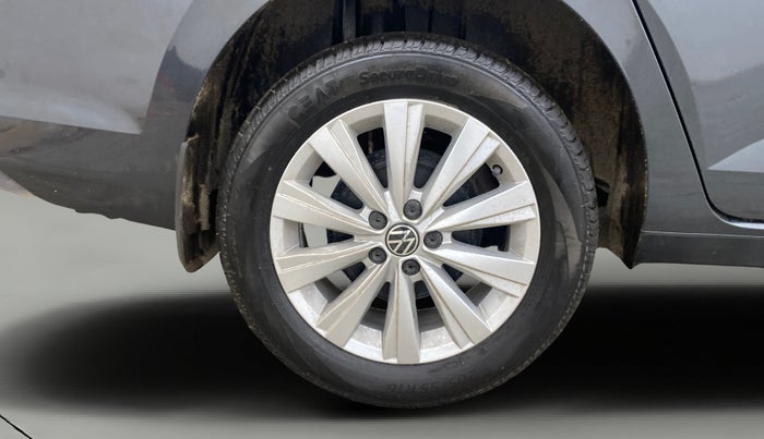 2025 Volkswagen VIRTUS Highline Plus 1.0 TSI AT, Petrol, Automatic, 1,376 km, Right Rear Wheel