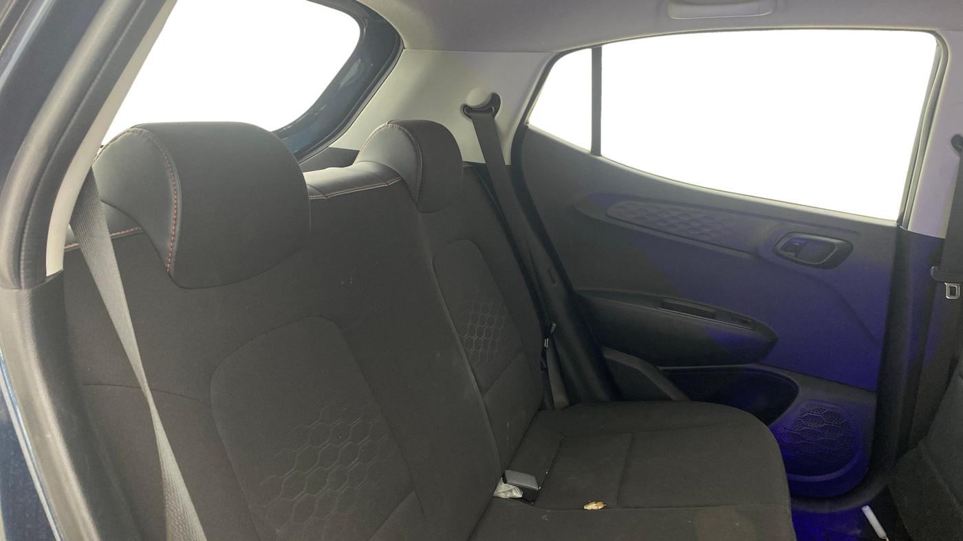 2022 Hyundai GRAND I10 NIOS MAGNA CORPORATE EDITION AMT 1.2 KAPPA VTVT, Petrol, Automatic, 18,810 km, Right Side Rear Door Cabin