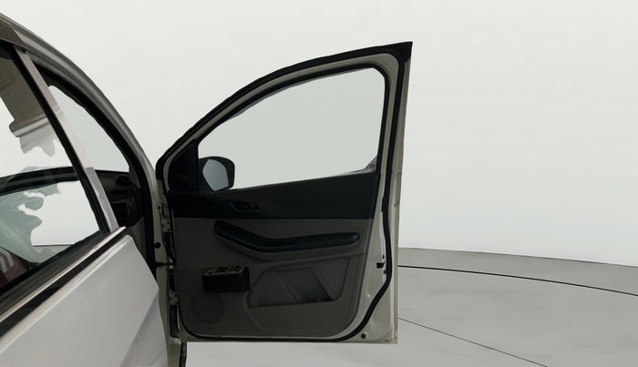 2021 Tata Tiago XE PETROL, CNG, Manual, 64,510 km, RHS Front Door