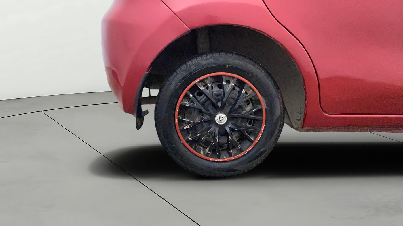 2017 Datsun Go T, CNG, Manual, 1,23,062 km, Right Rear Wheel