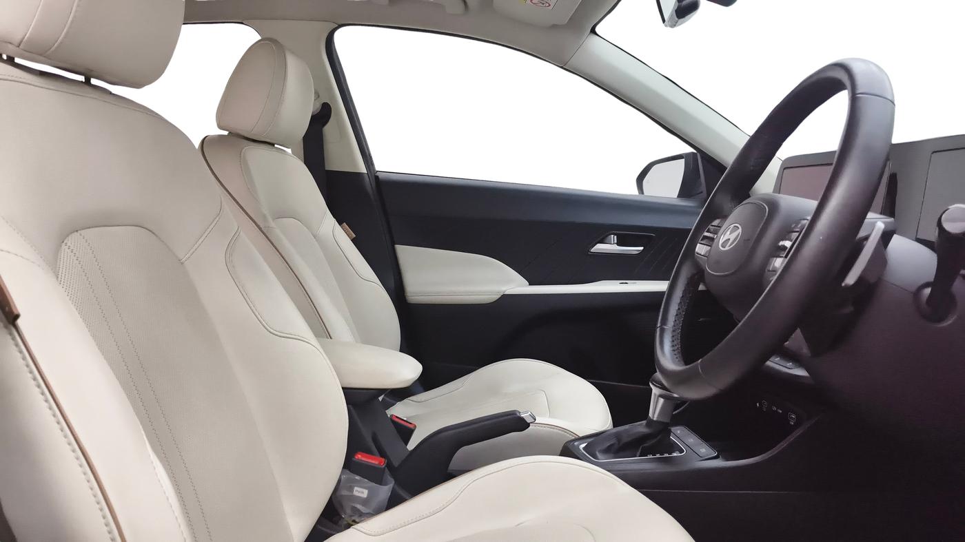 2023 Hyundai Verna SX(O) 1.5 MPI IVT , Petrol, Automatic, 27,069 km, Right Side Front Door Cabin