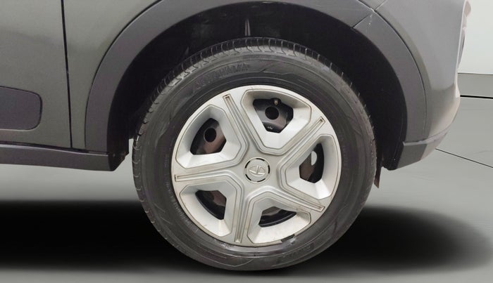 2021 Tata NEXON XMA DIESEL, Diesel, Automatic, 39,771 km, Right Front Wheel