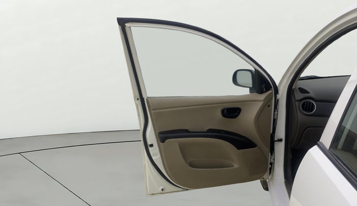 2015 Hyundai i10 MAGNA 1.1, CNG, Manual, 1,23,220 km, LHS Front Door