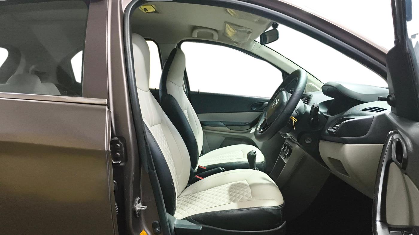 2018 Tata Tiago XM PETROL, Petrol, Manual, 75,428 km, Right Side Front Door Cabin