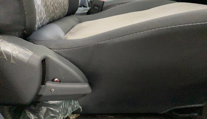 2018 Maruti Alto 800 LXI, Petrol, Manual, 13,467 km, Driver Side Adjustment Panel