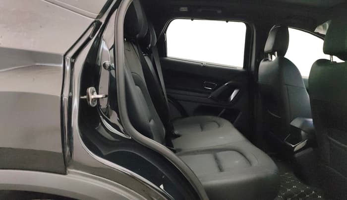 2024 Tata Harrier FEARLESS DARK EDITION AT, Diesel, Automatic, 44,841 km, Right Side Rear Door Cabin