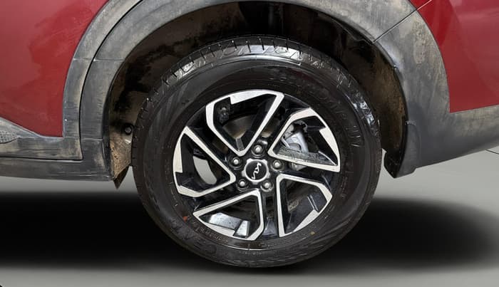 2022 KIA CARENS PRESTIGE PLUS 1.5 DIESEL 7 STR, Diesel, Manual, 19,482 km, Left Rear Wheel
