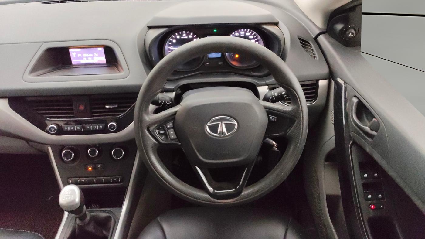 2018 Tata NEXON XM PETROL, Petrol, Manual, 1,05,844 km, Steering Wheel Close Up