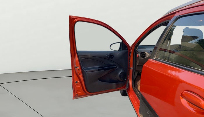 2020 Toyota Etios CROSS 1.2 G, CNG, Manual, 65,593 km, LHS Front Door