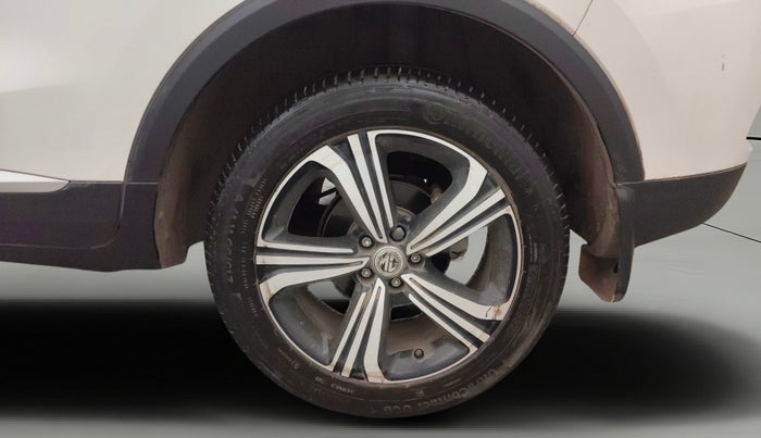 2022 MG ASTOR SHARP 1.5 MT, Petrol, Manual, 10,118 km, Left Rear Wheel