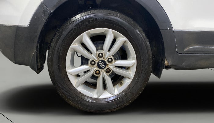 2016 Hyundai Creta SX PLUS 1.6 PETROL, Petrol, Manual, 1,05,447 km, Right Rear Wheel