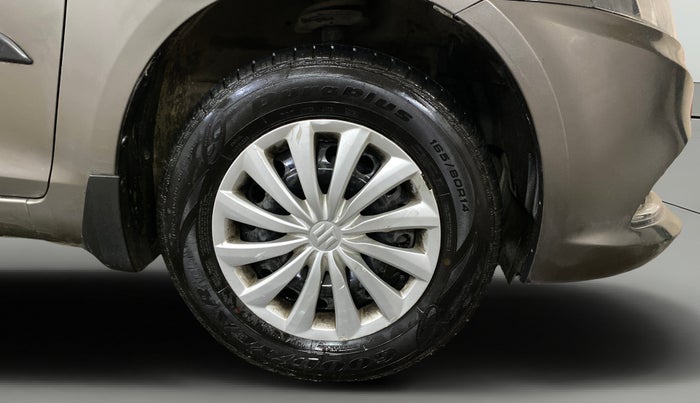 2015 Maruti Swift Dzire VXI, Petrol, Manual, 57,387 km, Right Front Wheel