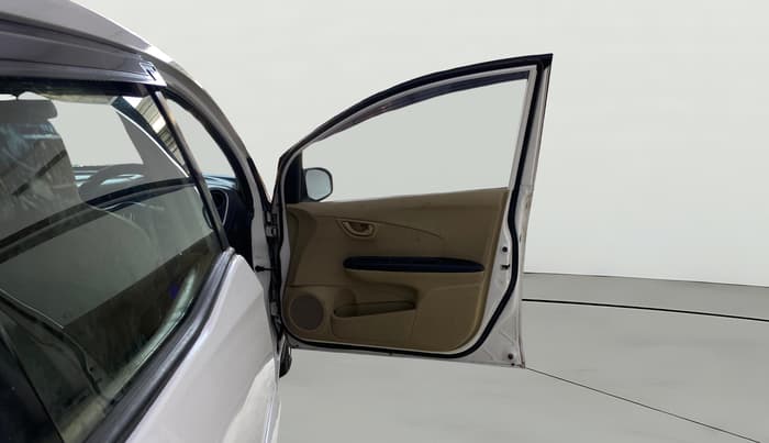 2014 Honda Mobilio 1.5L I-DTEC S, Diesel, Manual, 1,02,157 km, RHS Front Door
