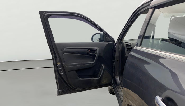 2020 Maruti Vitara Brezza LXI, Petrol, Manual, 77,545 km, LHS Front Door