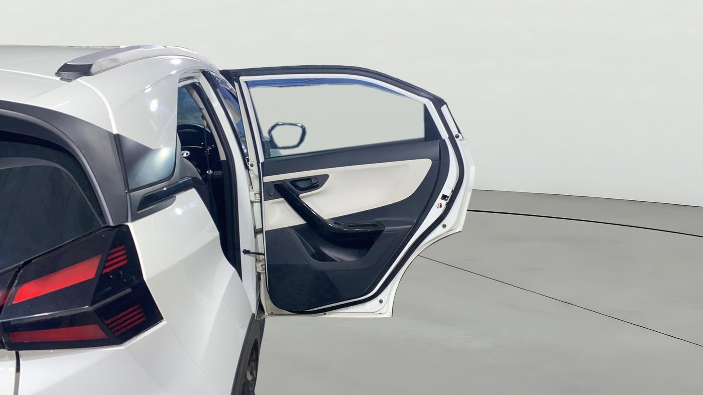 2025 Tata NEXON CREATIVE + SUNROOF 1.2 PETROL, Petrol, Manual, 8,414 km, RHS Rear Door