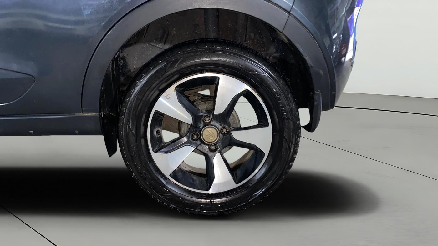 2018 Tata NEXON XZA PLUS PETROL DUAL TONE, Petrol, Automatic, 58,401 km, Left Rear Wheel
