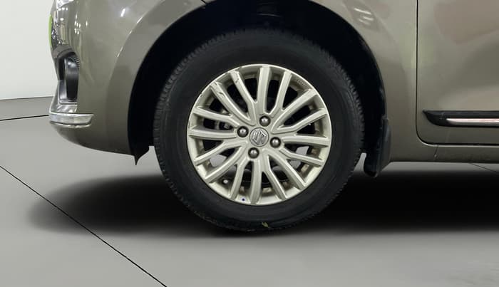 2018 Maruti Dzire ZXI, Petrol, Manual, 10,453 km, Left Front Wheel