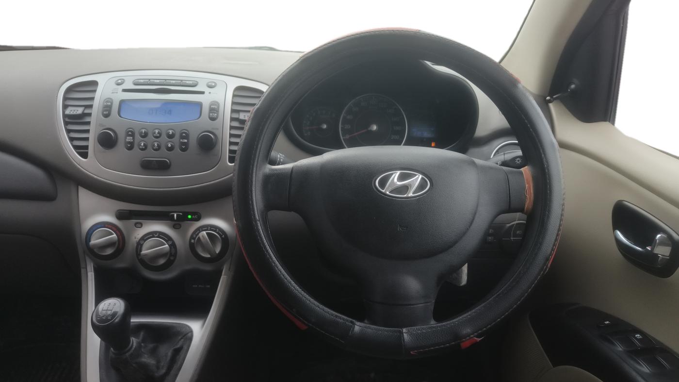 2014 Hyundai i10 MAGNA 1.2, Petrol, Manual, 23,572 km, Steering Wheel Close Up