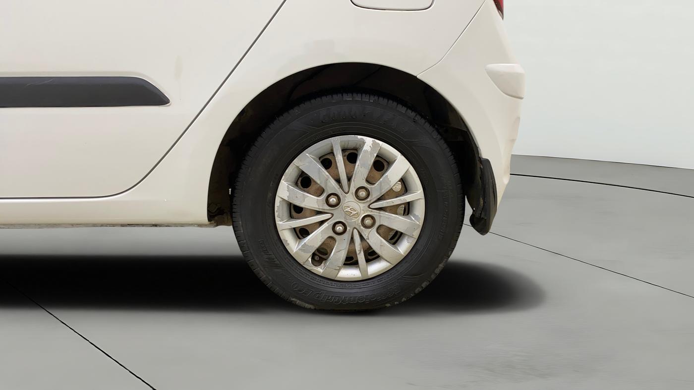 2014 Hyundai i10 SPORTZ 1.1, Petrol, Manual, 96,933 km, Left Rear Wheel