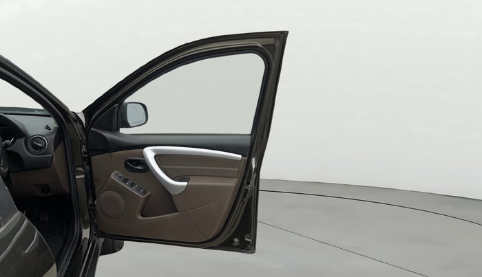 2019 Renault Duster RXS PETROL, Petrol, Manual, 32,006 km, RHS Front Door