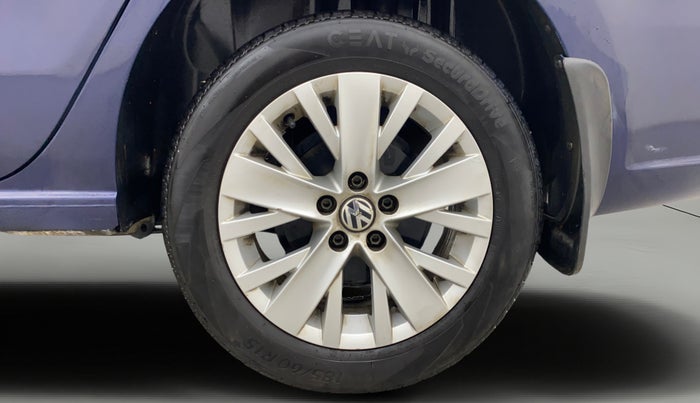 2015 Volkswagen Vento HIGHLINE 1.6 MPI, Petrol, Manual, 69,058 km, Left Rear Wheel