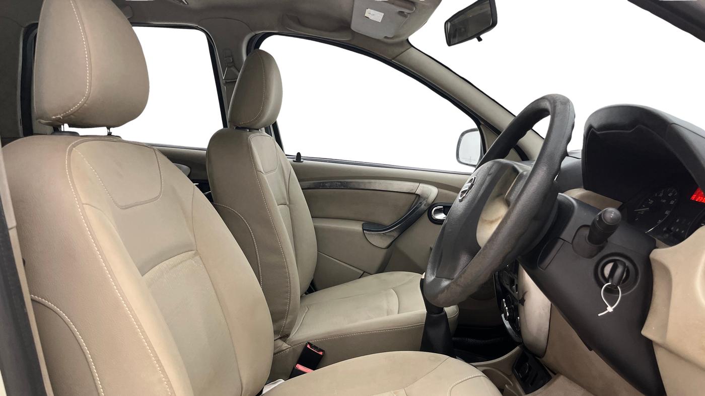 2015 Nissan Terrano XL O (D), Diesel, Manual, 91,042 km, Right Side Front Door Cabin