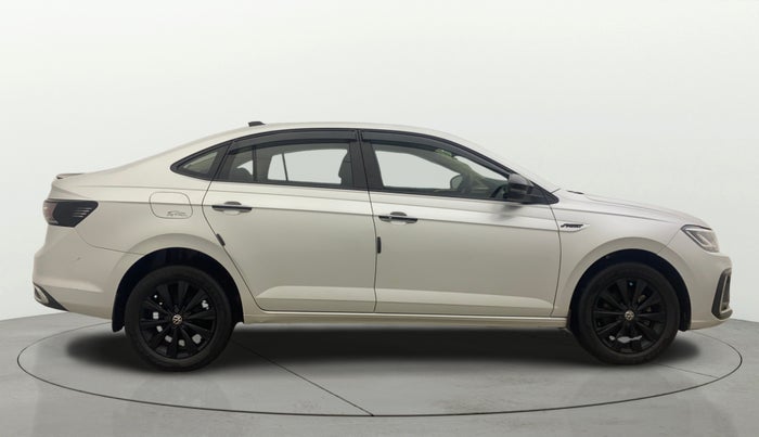 2023 Volkswagen VIRTUS HIGHLINE TSI 1.0 MT, Petrol, Manual, 22,718 km, Right Side View