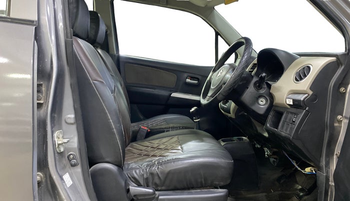 2014 Maruti Wagon R 1.0 LXI, Petrol, Manual, 89,754 km, Right Side Front Door Cabin